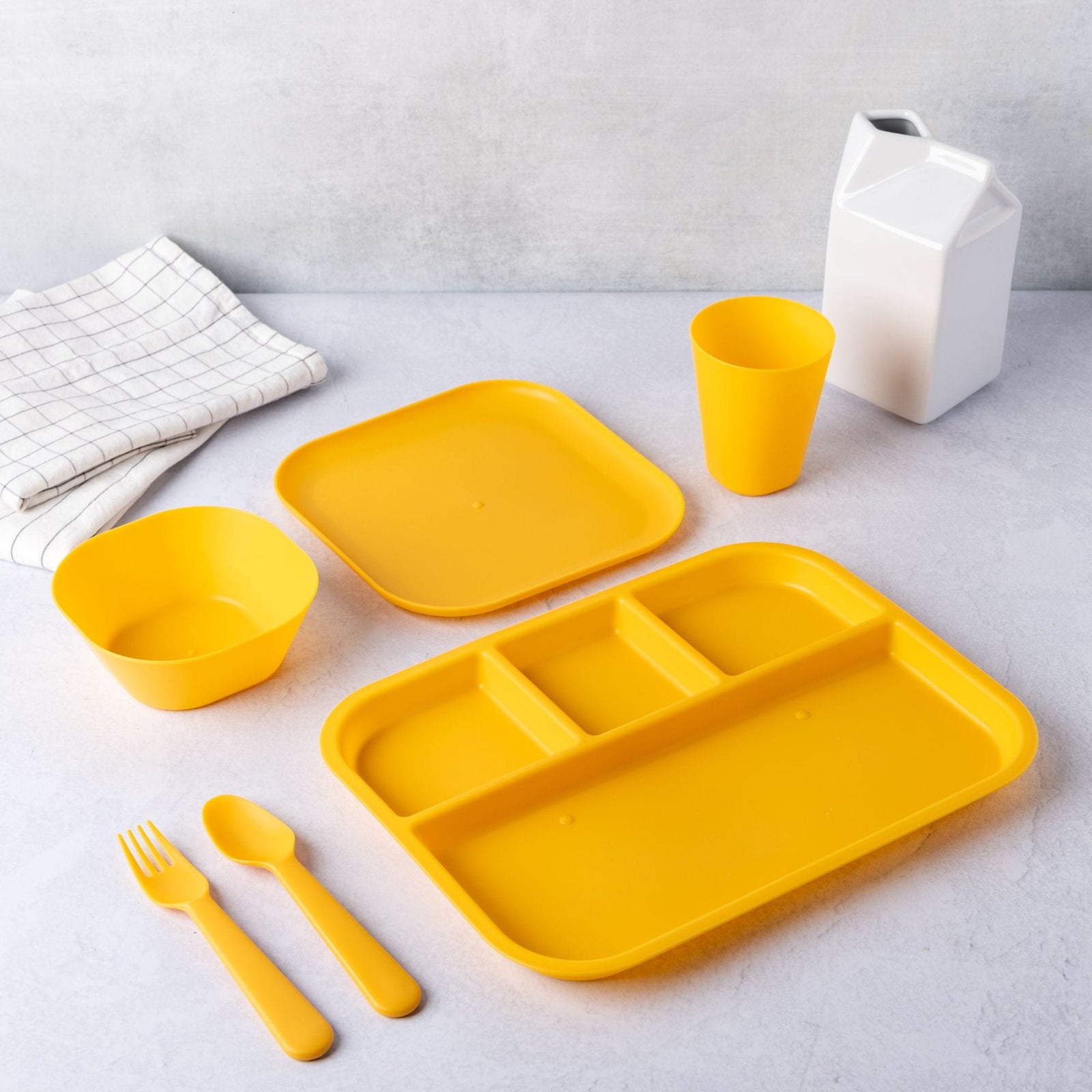 Kids' Plastic Dinnerware Set, Serves 4, 24-pc, Dishwasher Safe T7K1 - product image 8