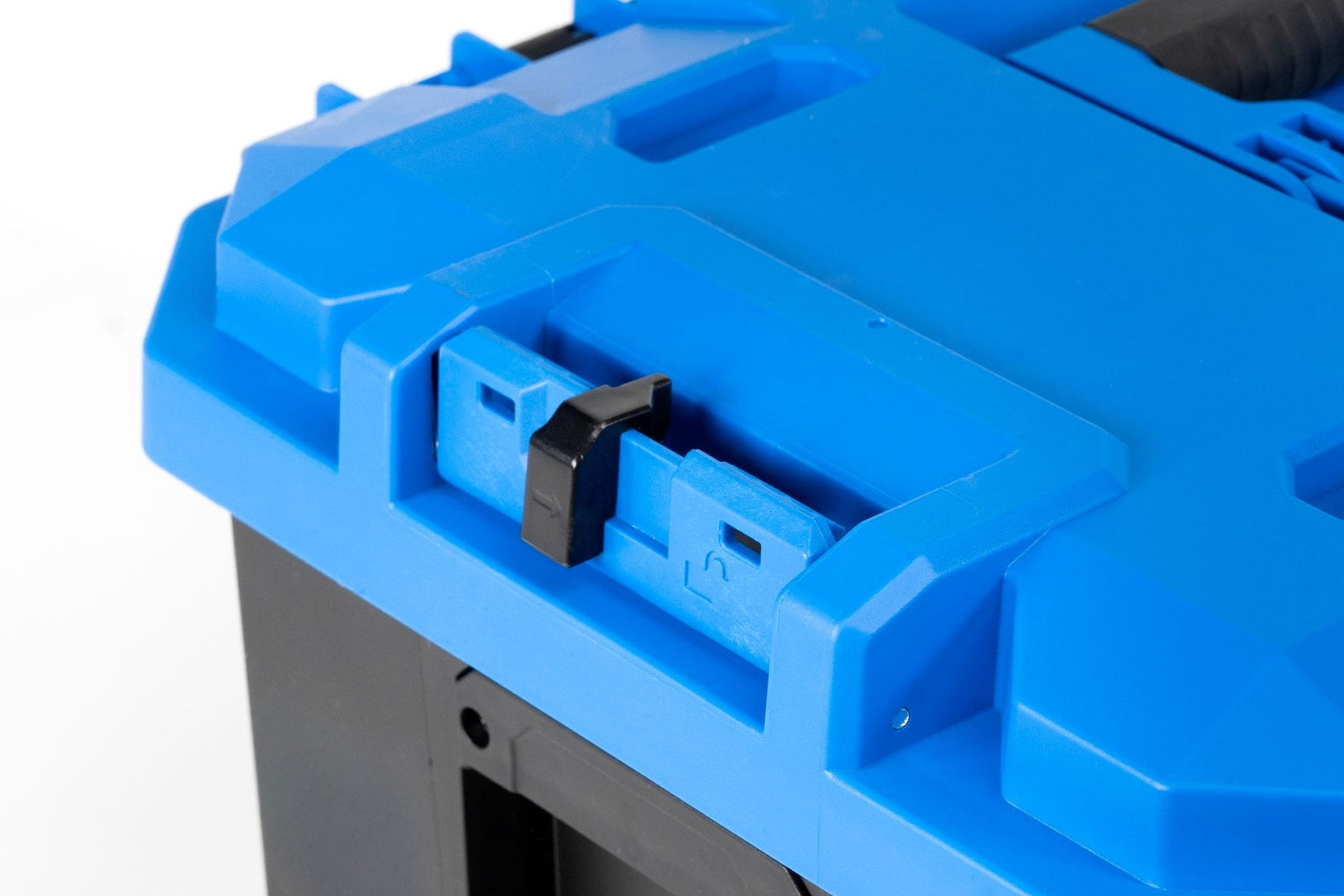 Stax Medium Box with Metal Front Latches, 65-lb O6Z0 - product image 6