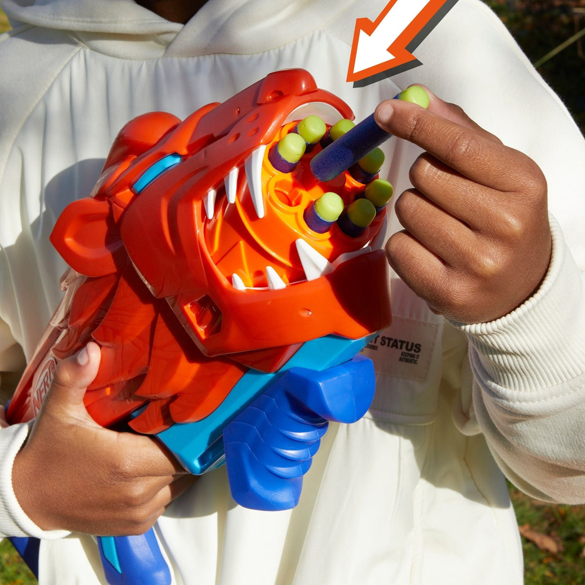 Junior Wild Lionfury Easy-Play Dart Blaster, Includes 16 Darts, Ages 6+ C0X3 - product image 5