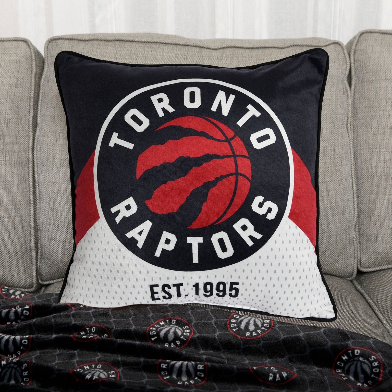 Toronto Raptors Décor Pillow, 18-in x 18-in L4B5 - product image 6