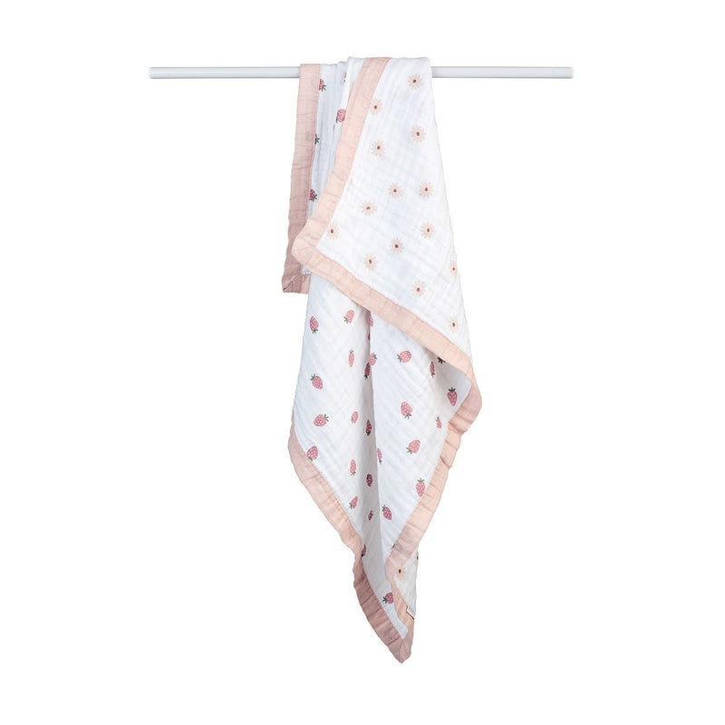 3-Ply Daisies & Strawberry Reversible Muslin Blanket L4K1