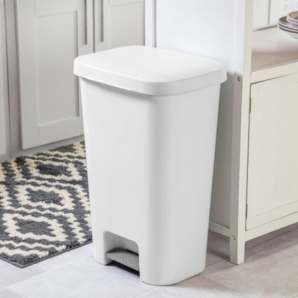Plastic Rectangular Step Garbage Can, White, 45-L Q6T6 - product image 4